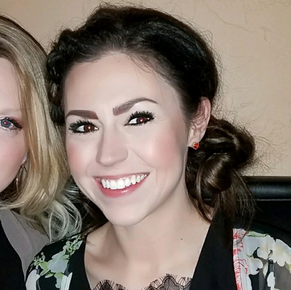 Meet your Posher, Sarah - Picture 1 of 1